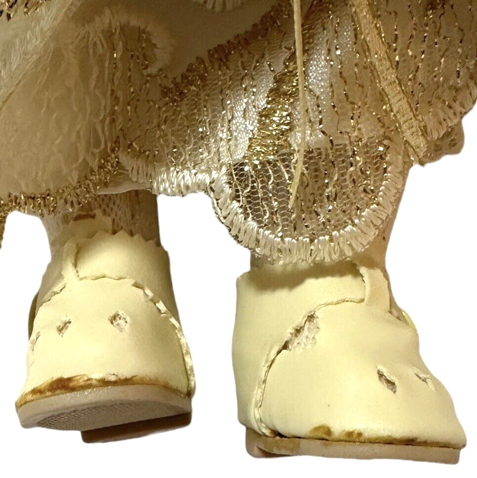 Dan Dee The Collectors Choice Porcelain Doll Girl Musical Blond Hair Brown Eyes