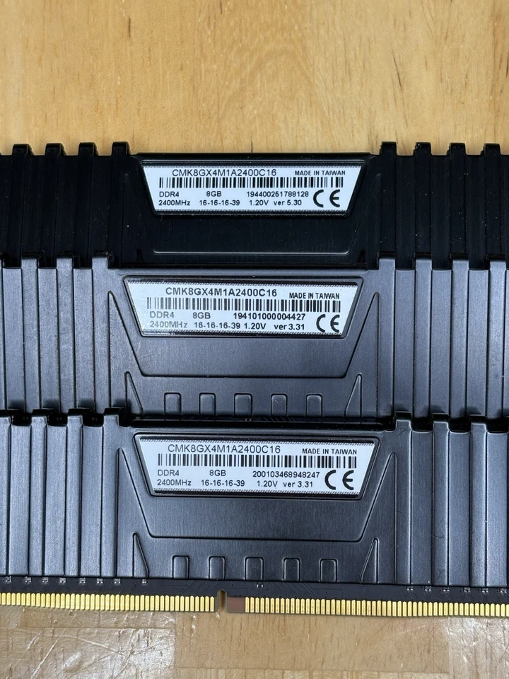 Corsair RAM Vengeance LPX DDR4 8 GB 2400 MHz 16-16-16-39 CMK8GX4M1A2400C16 Foto 3 de 3