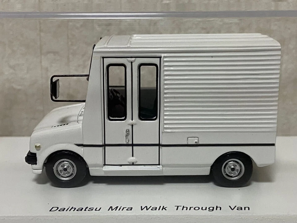 Furgoneta Spark Modelo Spark 1 43 Daihatsu Mira Walk Through Blanca Foto 3 de 4