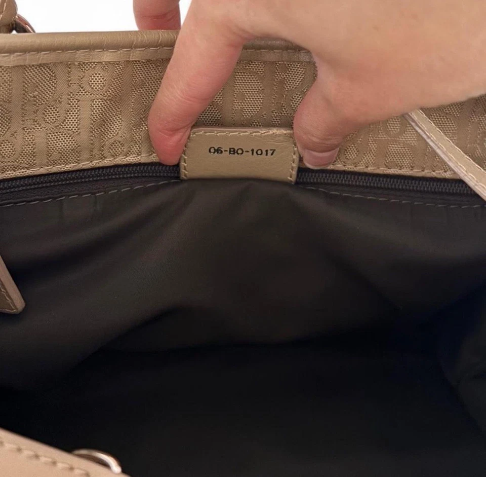 Dior Lovely Tote Medium Beige Canvas - Image 4 of 4