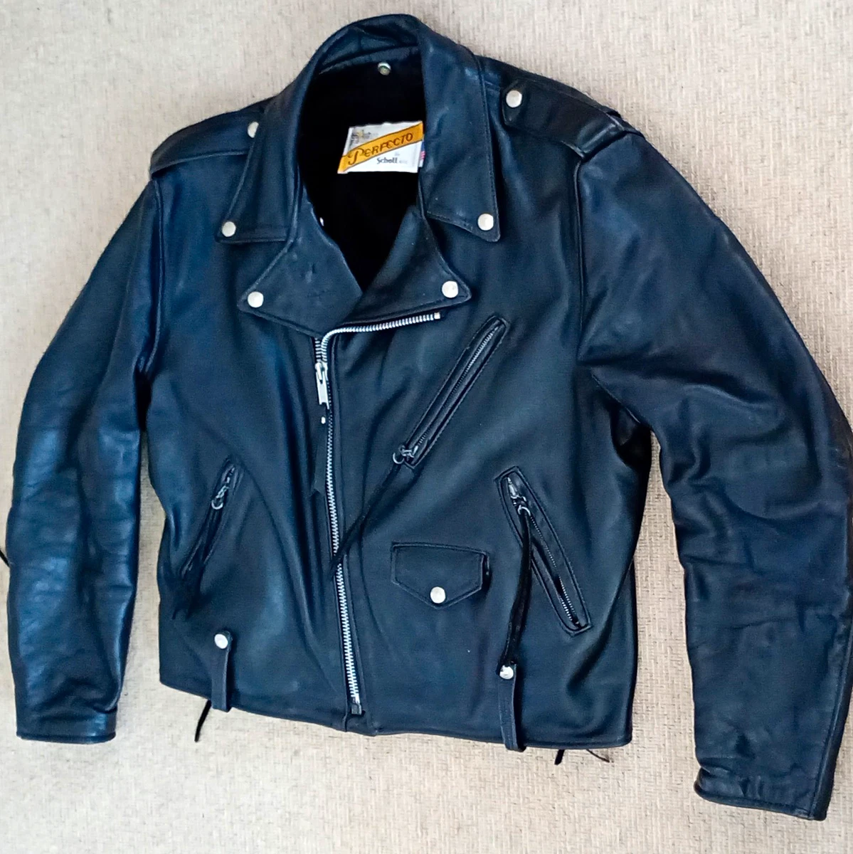 Chaqueta de cuero Schott Perfecto Bikers modelo #125 talla 44.