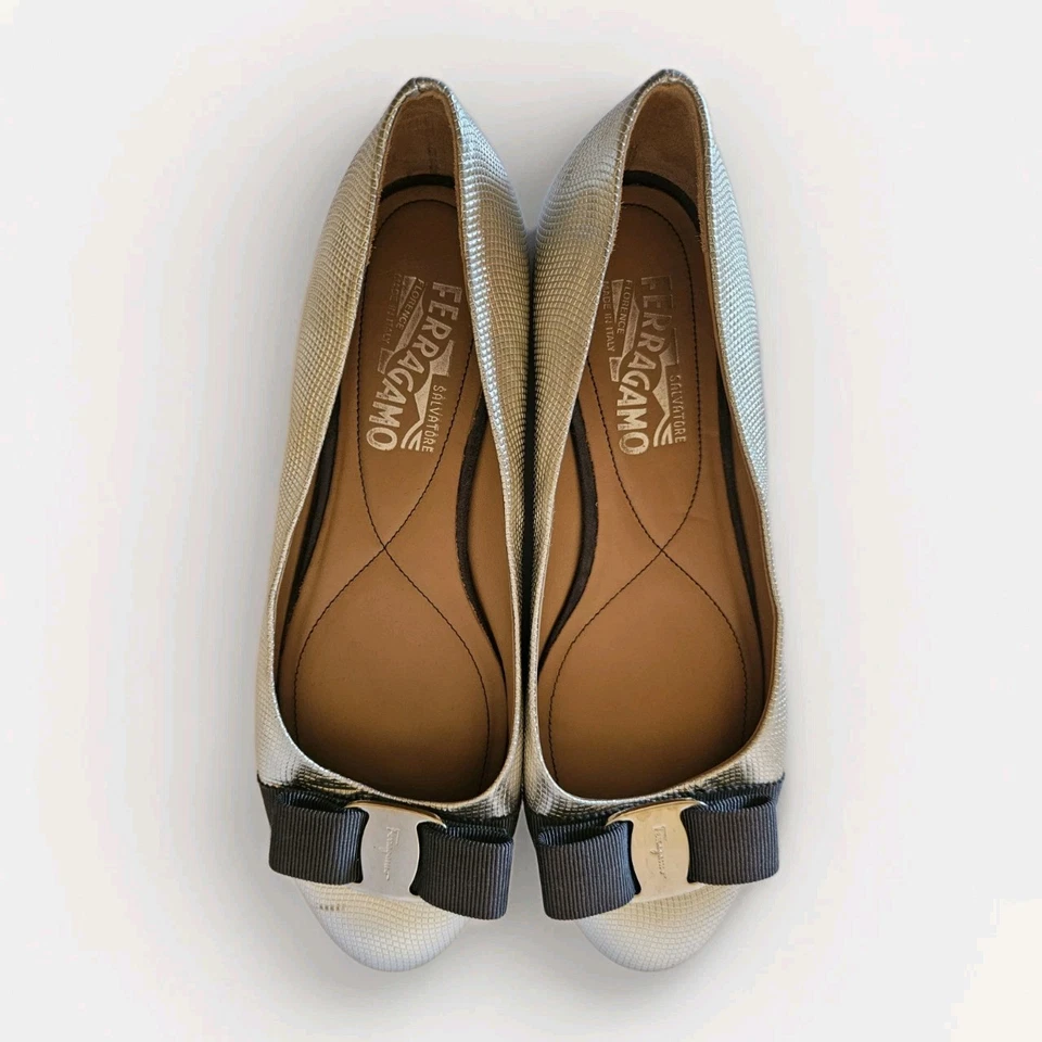 Salvatore Ferragamo Varina arco plano plata 7 B Foto 4 de 4