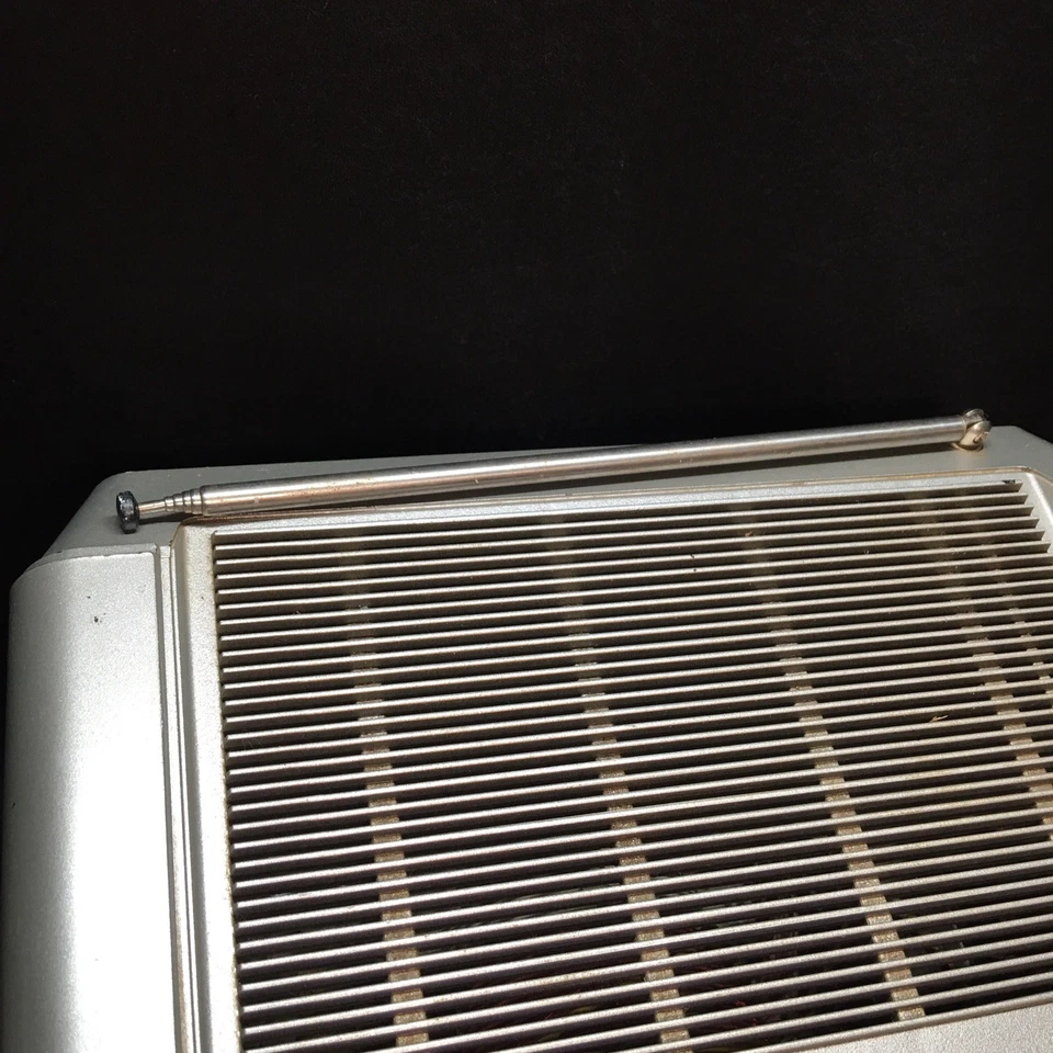 1983 RCA ColorTrak 9" Cube TV Model EJR 295S - Read Description - Image 4 of 4