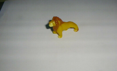 THE LION KING KING BALL DISNEY NESTLE 1995 WONDER BALL MUFASA OR SIMBA FIGURE