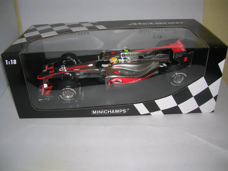 Minichamps Vodafone McLaren Mercedes MP4-25 Lewis Hamilton 2010 #2, 1:18 - Photo 1/1