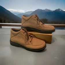 EASY SPIRIT  Anti-gravity Technology Soft Brown Suede Women’s Sz 6 M