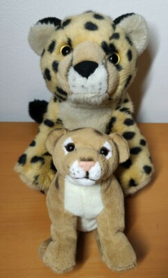Wild Republic und WWF Geparden Babys Stofftiere Gepard ca. 35 und 25cm - top