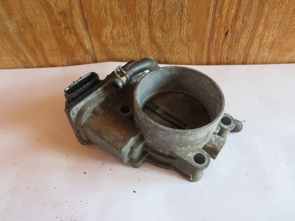 Jaguar XF 2011 carrocería del acelerador Foto 3 de 4