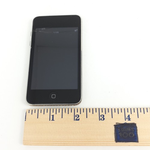 Apple iPod Touch 8 GB 2nd Generation A1288 MB528LL Factory Reset Cracked Screen - Picture 20 of 20