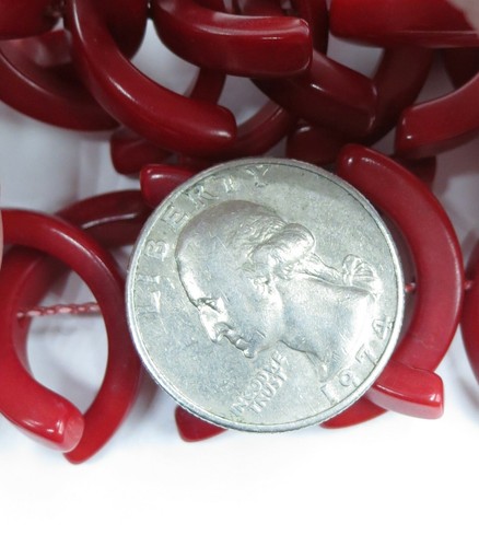 Red C-Bead, Half-Round Plastics Elastic Bracelet Vintage - Picture 8 of 9