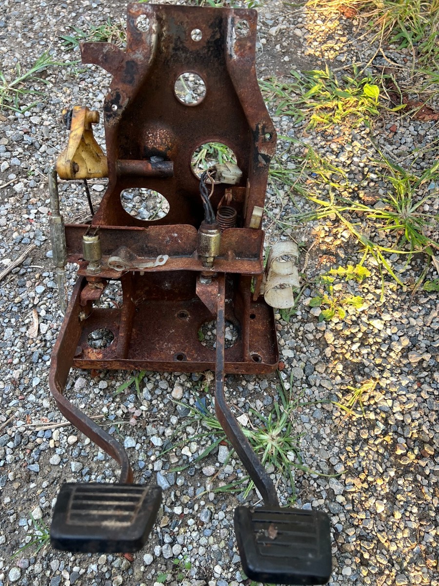 1979-1983 Datsun 280zx Manual Transmission Brake & Clutch Pedal