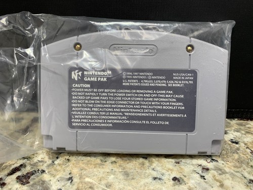 Forsaken Nintendo N64 With Box, Booklet, Poster and Warranty Registration Card - Picture 4 of 4