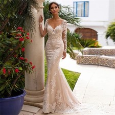 Elegant Mermaid Wedding Dresses V-Neck Long Sleeves Lace Appliques Bridal Gowns