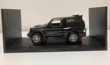 AutoArt 1 18 PAJERO EVOLUTION Mitsubishi Pajero Evolution with Hot Wheels