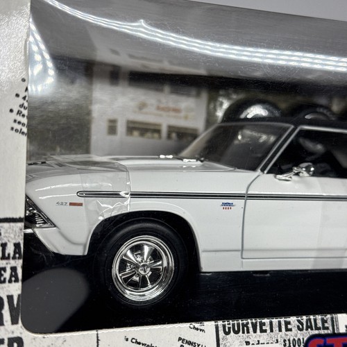 New Unopened Supercar Collectibles 1:18 1969 Yenko Chevy Chevelle White New SYC - Picture 4 of 18