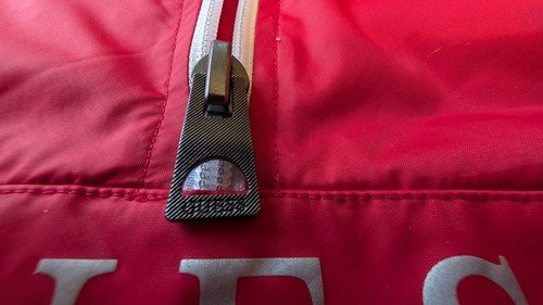 Guess Herren Kapuzenpullover Half-Zip Windbreaker Jacke rot weiß Gr. L - Bild 3 von 11