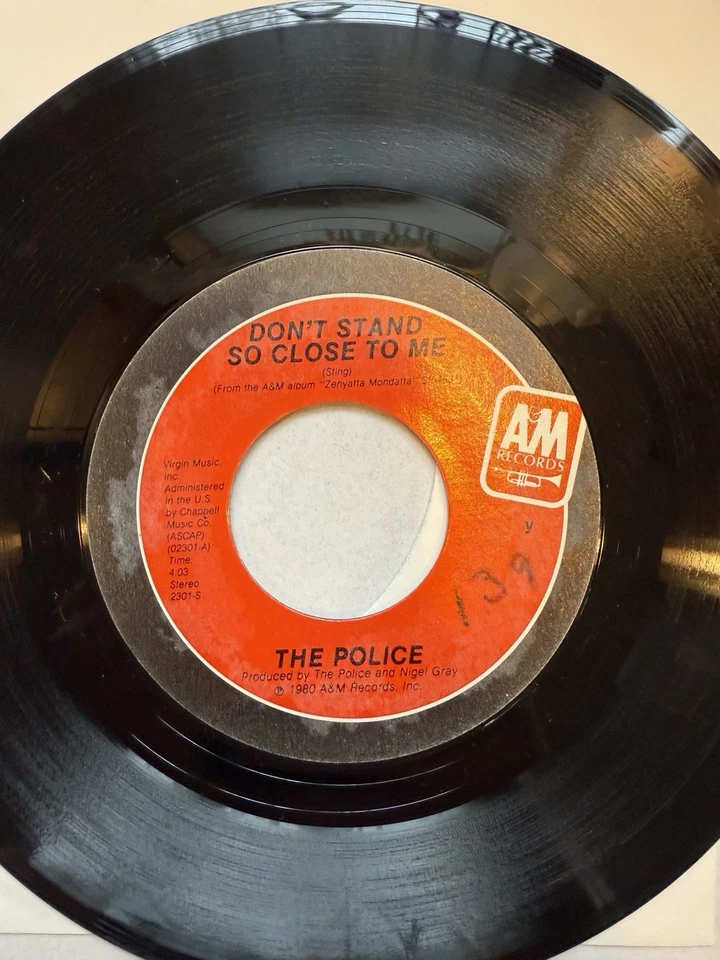 Rare 1980 First Pressing: The Police “Don’t Stand So Close to Me” 45 RPM Single Foto 2 de 4