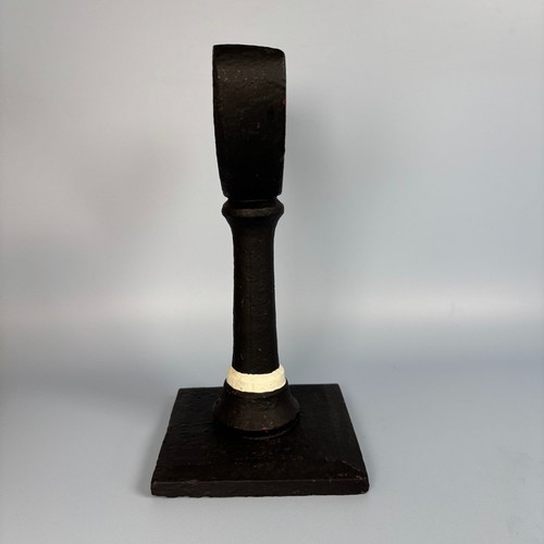 ANTIQUE INDUSTRIAL CAST IRON STAND - GREAT FOR DISPLAY, HATS ETC - Picture 6 of 14