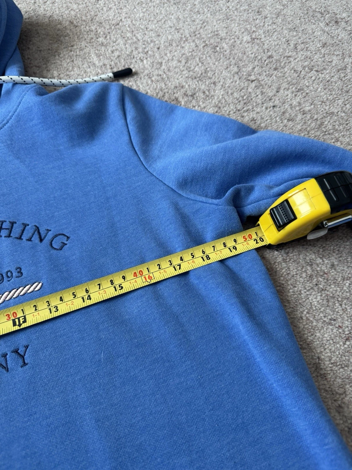 VETEMENTS Felpa con cappuccio ricamata blu Crew Clothing Company donna taglia UK 10