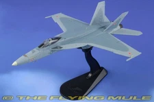 Hobby Master 1:72 F/A-18E Super Hornet USN VFC-12 Fighting Omars Red 12 / Mako