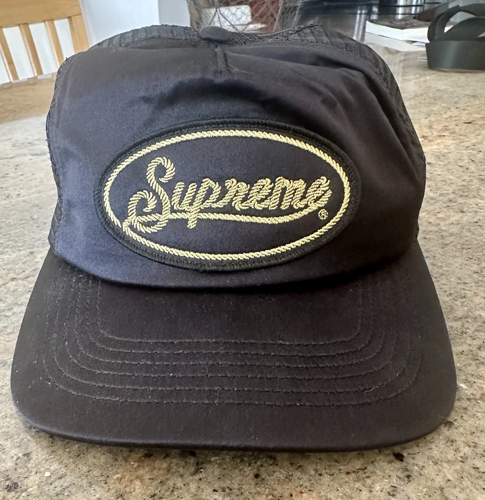 Casquette chapeau 5 panneaux noir snapback dos maille suprême 2022