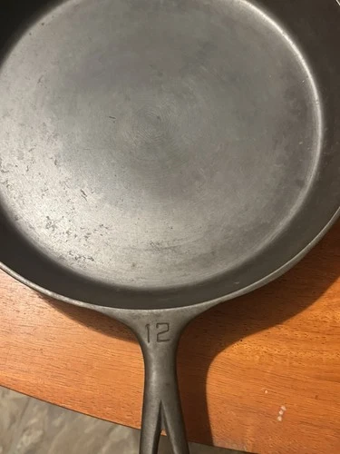 #12 Griswold Cast Iron Skillet Small Block Logo With Heat Ring