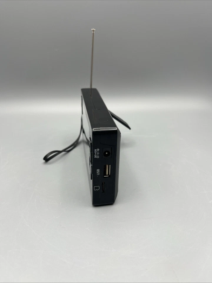 Supersonic SC-143 - 4.3” Portable Rechargeable Digital LCD TV AC/DC Compatible - Image 3 of 4