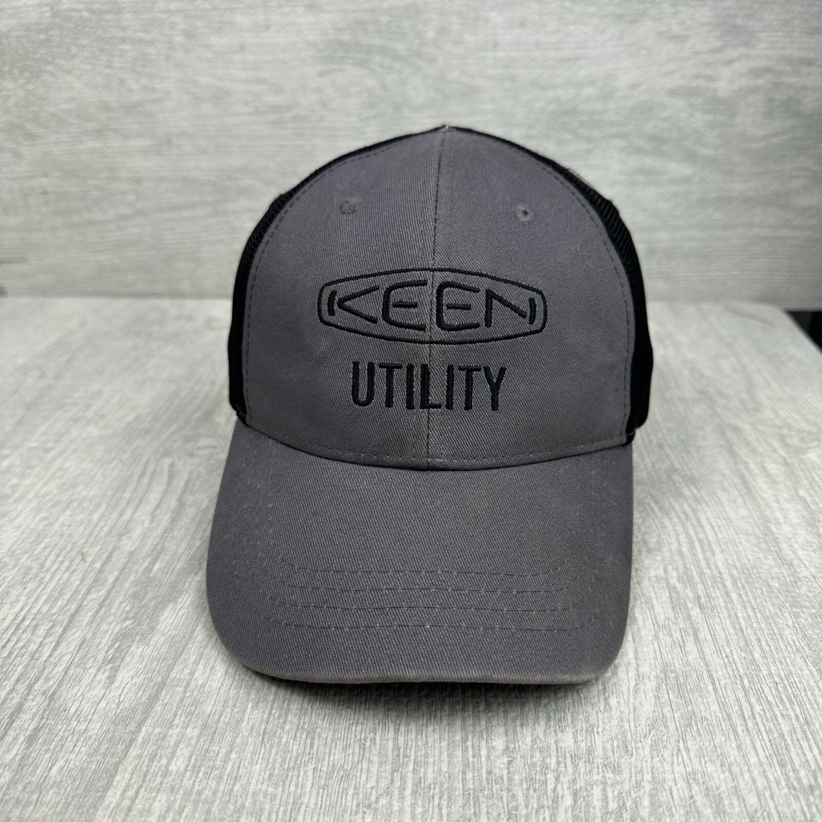 Cappello Keen Utility berretto cinturino posteriore berretto da baseball grigio bicolore camionista escursionismo