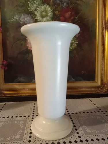 Vintage Hull USA #163 Tall Matte White Fluted Vase 11⁵/⁸"