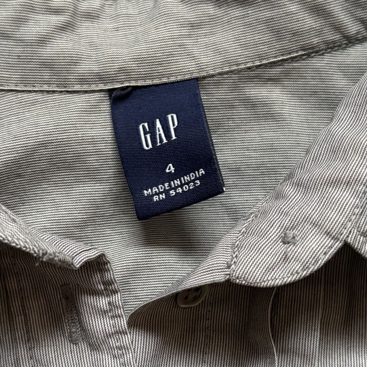 Gap Womens Button Front Pleated, Collared Shirt-G… - image 3