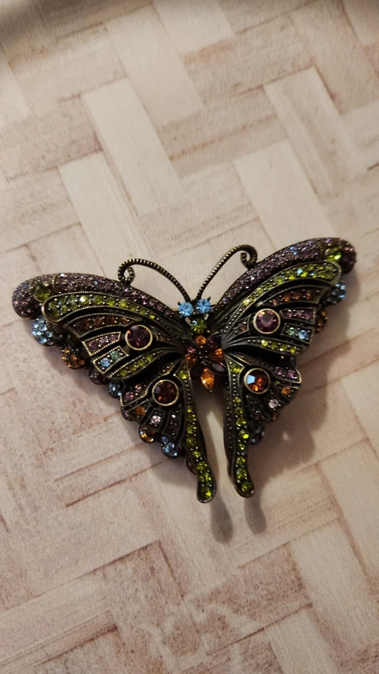 Broche prendedor mariposa clásico cristal multicolor HEIDI DAUS de colección Foto 2 de 4