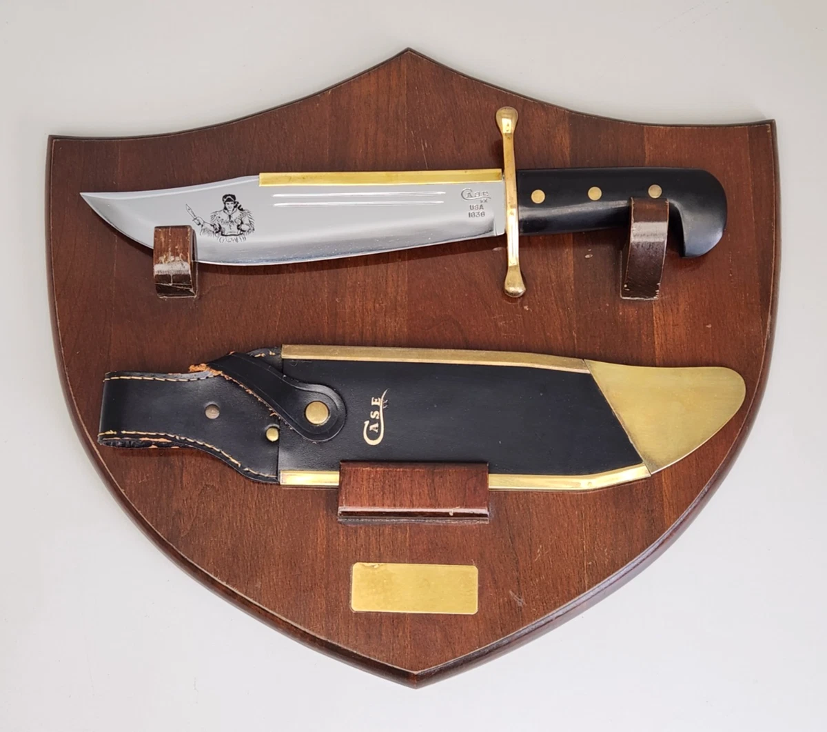 Case Hidden Collectible Knives, Swords, Blades, Armors
