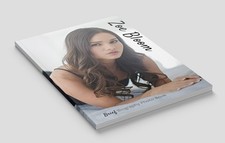 Sexy Zoe Bloom Brief Biography & Portrait Book Available in 2 Versions