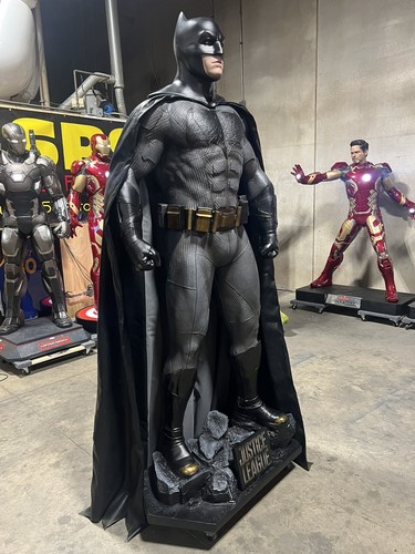 Life Size Justice League Ben Affleck Batman 1:1 Full Size Statue - Bild 8 von 20