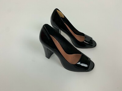 美品　VINCE CAMUTO エナメルバレエシューズ　ブラック 24cm Vince Camuto Black Patent Leather Peep Open Toe Block Heel