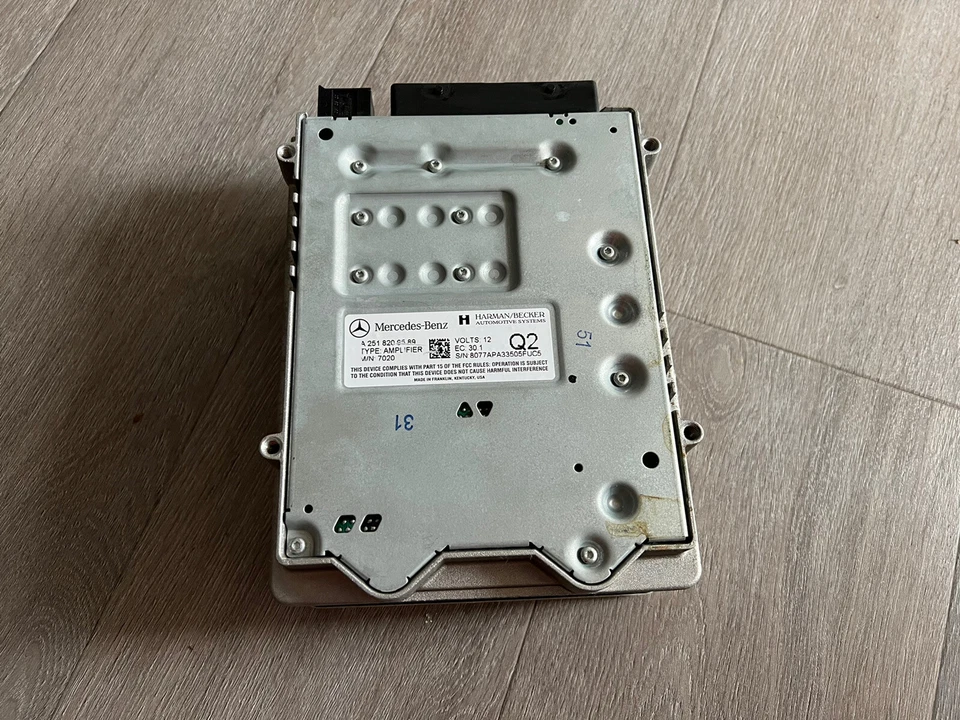 AMPLIFICADOR ESTÉREO HARMAN BECKER MERCEDES ML320 ML350 ML500 R350 R500 2006-2008 Foto 2 de 4