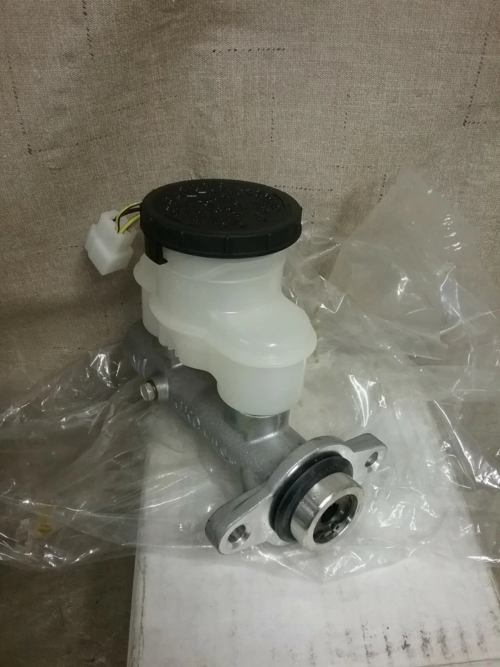 Nuevo cilindro maestro de freno Beck Arnley con depósito 072-8476 Foto 3 de 3