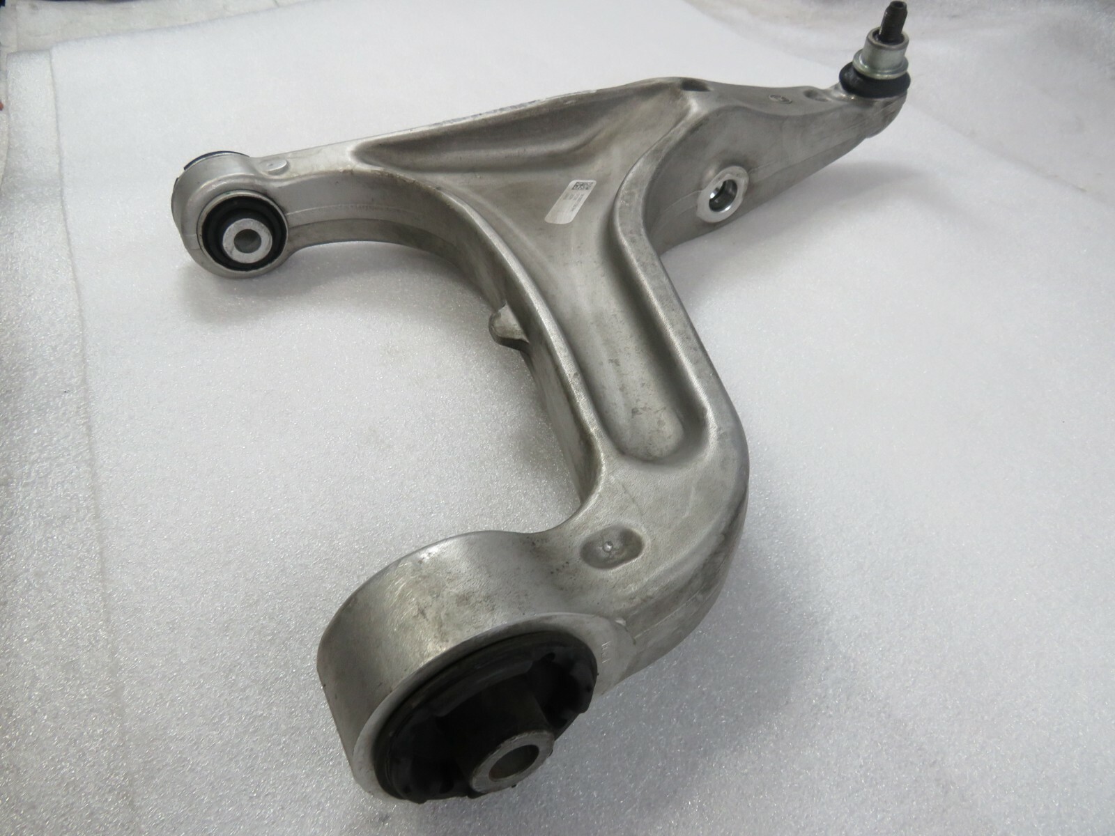 Maserati Ghibli, RH, Right, Front Lower Control Arm, Used, P/N 673007127