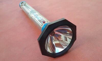 Lampe Torche Vintage Artas Focus LR20 Années 60/70 – Rouge, Fonctionnelle, Allemande