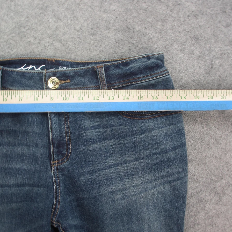 Pantalones de mezclilla INC para mujer 10 azules ajustados calce curvilíneo elástico lavado medio Foto 3 de 4