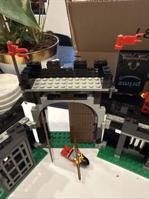 Vintage LEGO Castle Set 6059 Knight's Stronghold 100% Complete with Instructions