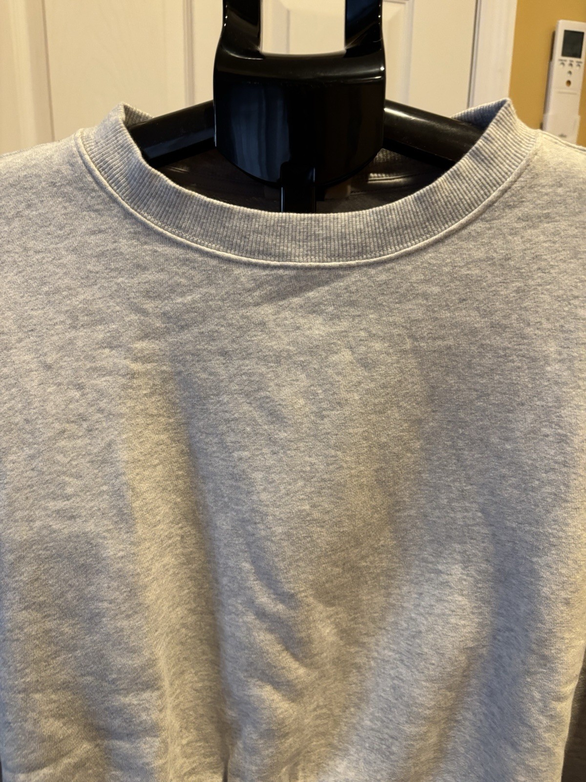 Universal Thread Women’s Cropped Pullover Sweatsh… - image 2