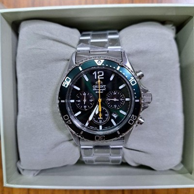 NEW Orient Mako RN-TX0204E Panda Green Solar Chronograph Analog Wrist Watch Men