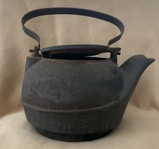 Vintage Cast Iron Tea/Coffee Kettle  Pot  with Lid