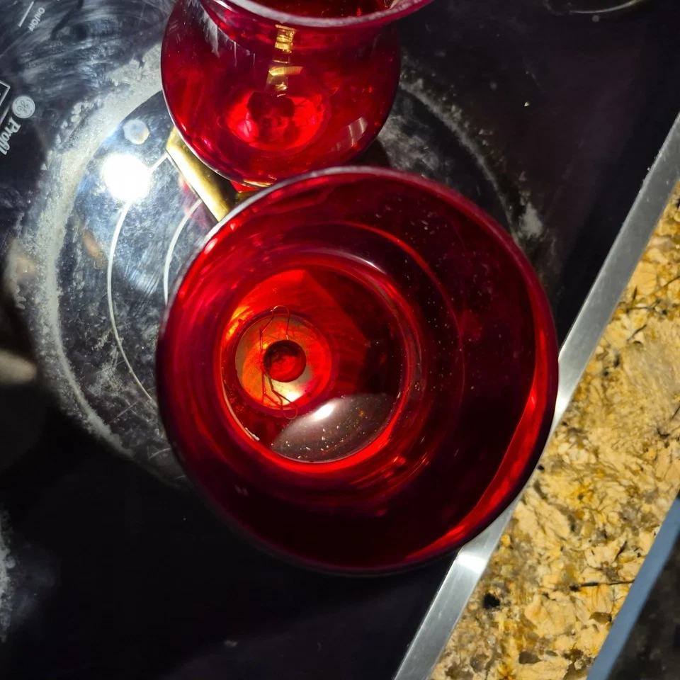 Candelabros estilo latón 9,25"-H de vidrio rojo rubí acento para el hogar Foto 3 de 4