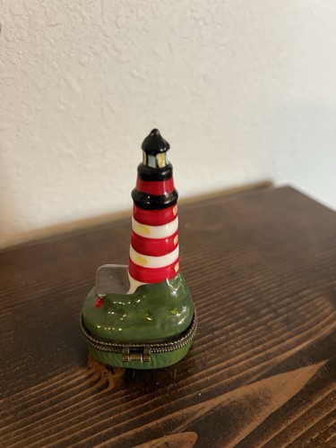 Ceramic Red/White Lighthouse Hinged Lid Trinket Jewelry Pill Box Container - Picture 3 of 5