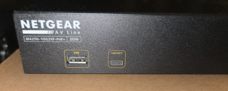 NETGEAR M4250-10G2F-POE+ GSM4212P-100NAS MANAGED SWITCH - Image 4 of 4