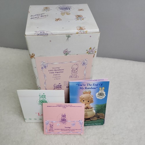 Precious Moments Loving PM932 1993 Members Only Figurine Caring Affectionate - Picture 11 of 12