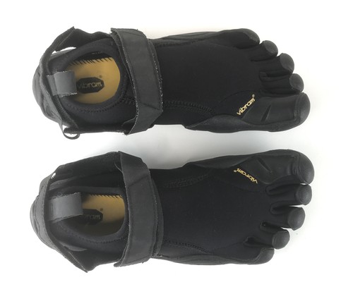 Vibram FiveFingers Flow W138 Black Hook 