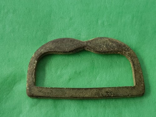 Nice rare bronze 12/13 hundreds buckle missing pin. Please read description L87o